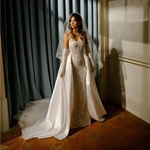 Custom Berta overskirt
